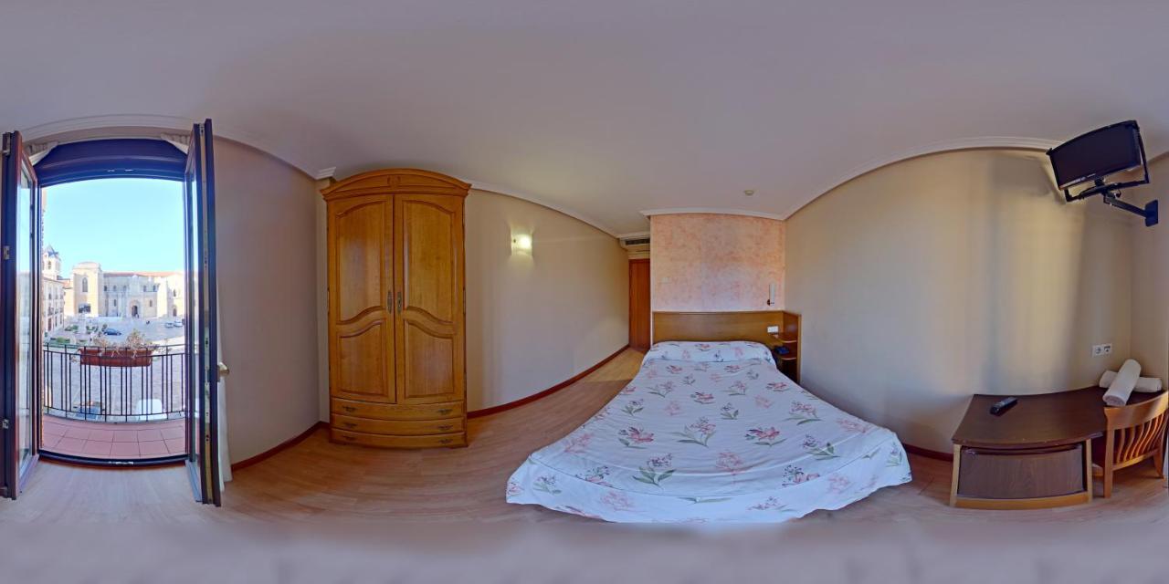 Hostal Restaurante Boccalino Леон Екстер'єр фото