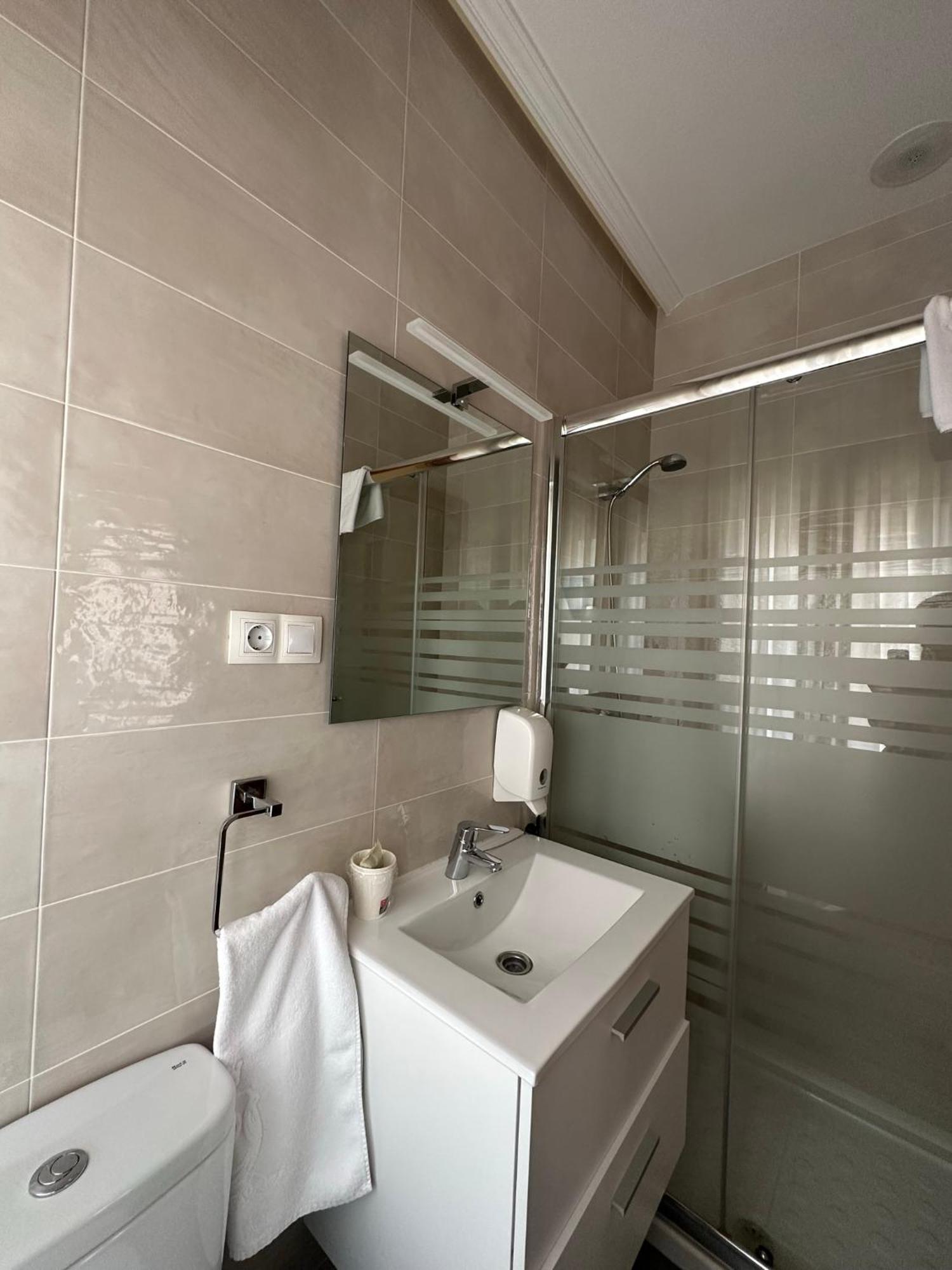Hostal Restaurante Boccalino Леон Екстер'єр фото