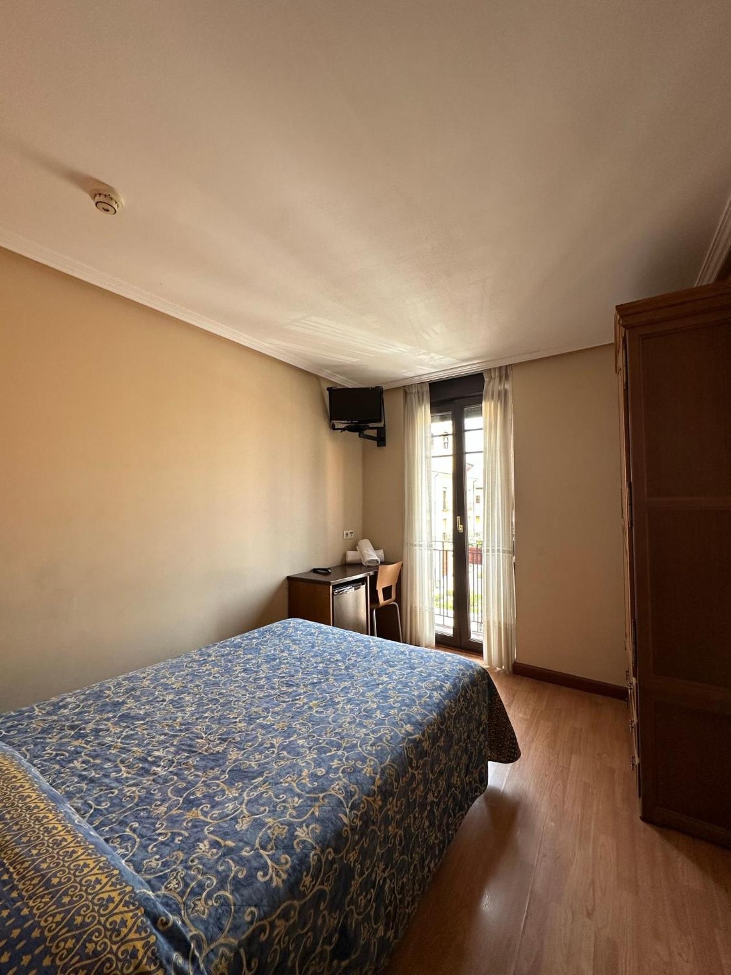 Hostal Restaurante Boccalino Леон Екстер'єр фото