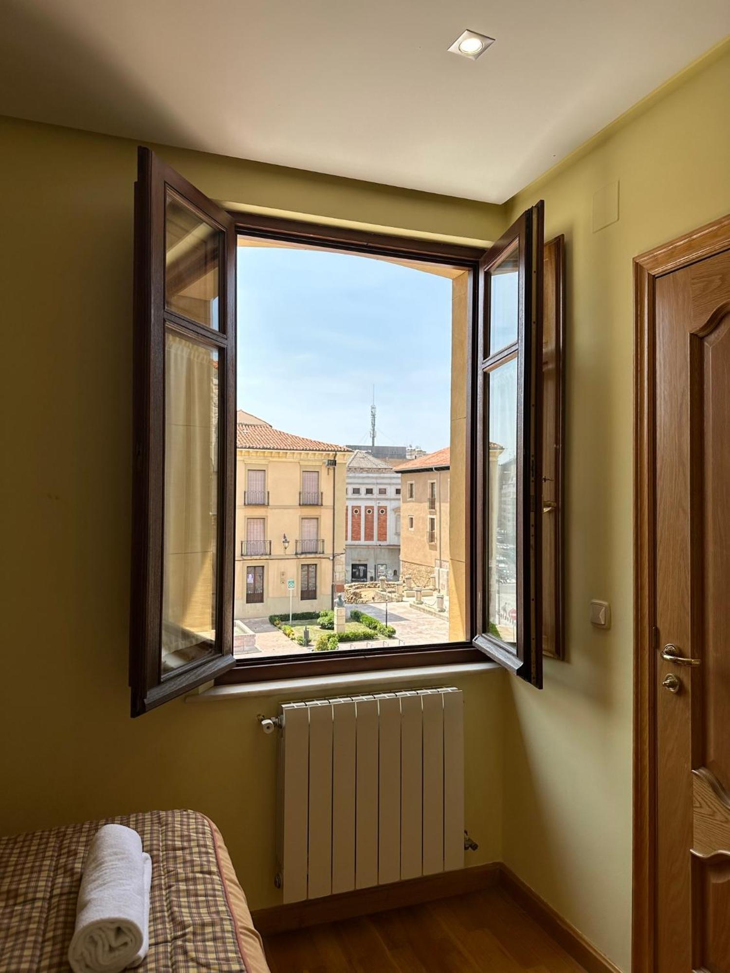 Hostal Restaurante Boccalino Леон Екстер'єр фото