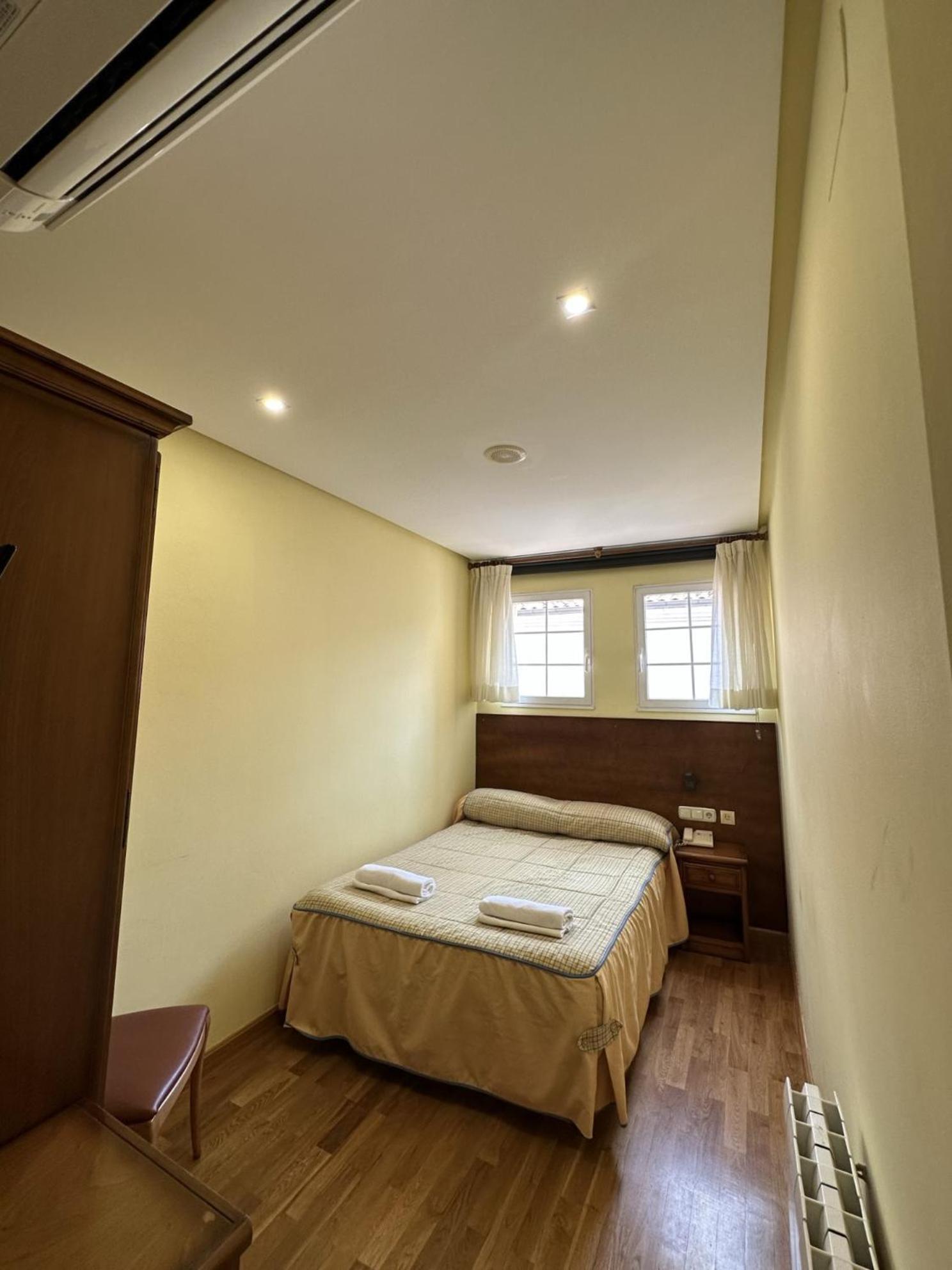 Hostal Restaurante Boccalino Леон Екстер'єр фото