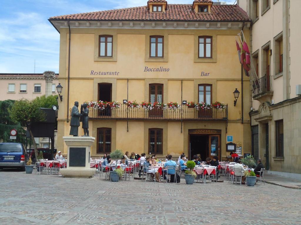 Hostal Restaurante Boccalino Леон Екстер'єр фото