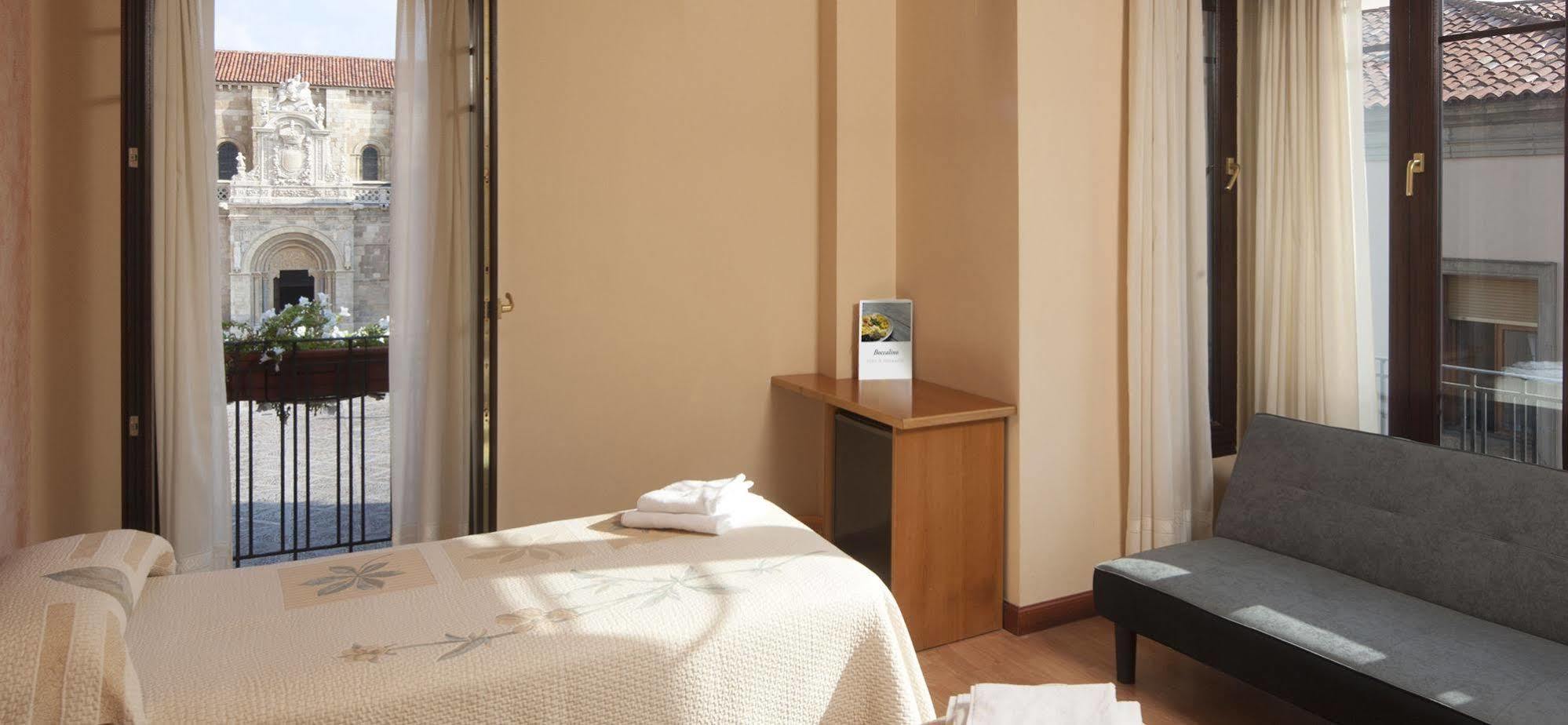 Hostal Restaurante Boccalino Леон Екстер'єр фото